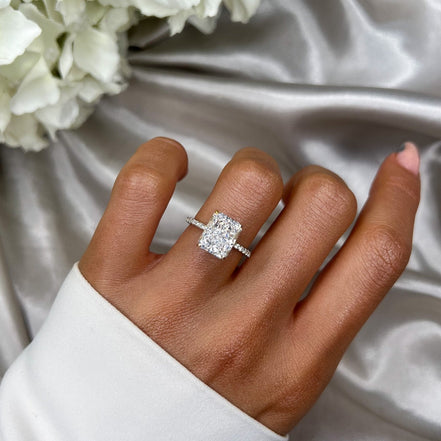 18K Gold Surprise Ring Wedding Set
