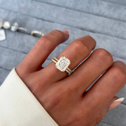 18K Gold Surprise Ring Wedding Set